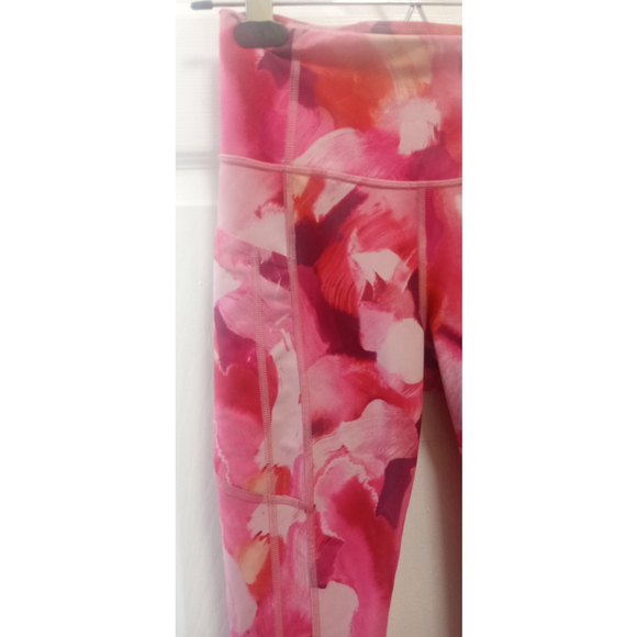 Athleta Womens Ultimate Stash II Sz XS Capri Leggings Pink Floral Athleisure Gym - Picture 6 of 6